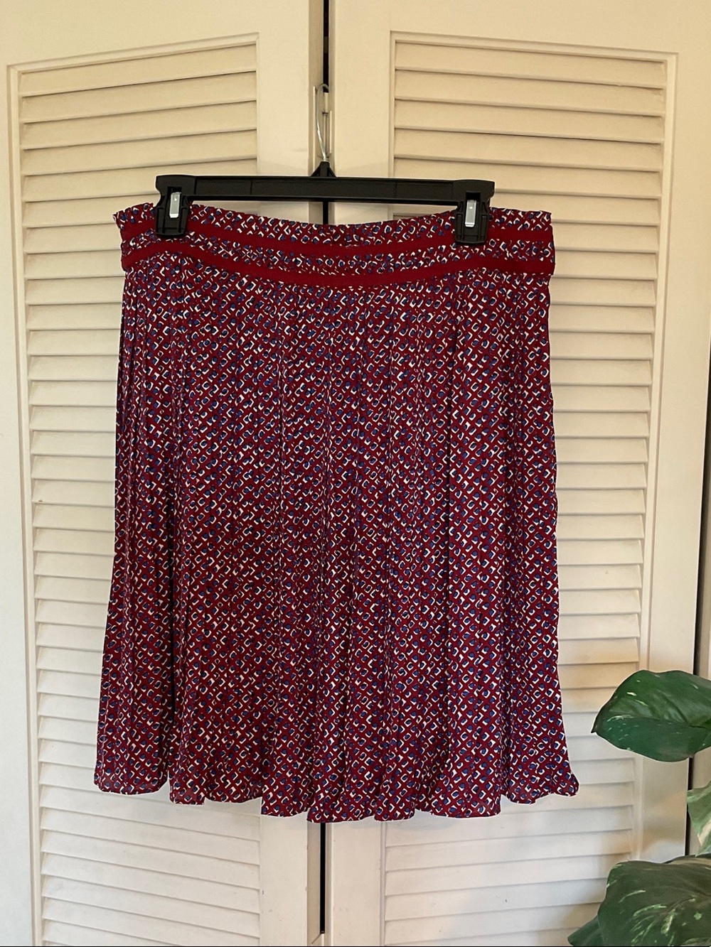 Banana Republic Burgundy Red Printed Pleated Skirt